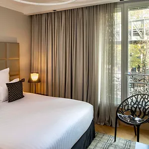 First Tour Eiffel Otel